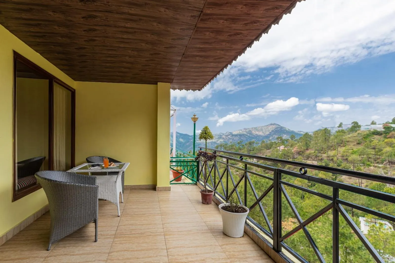Maple Resort Chail