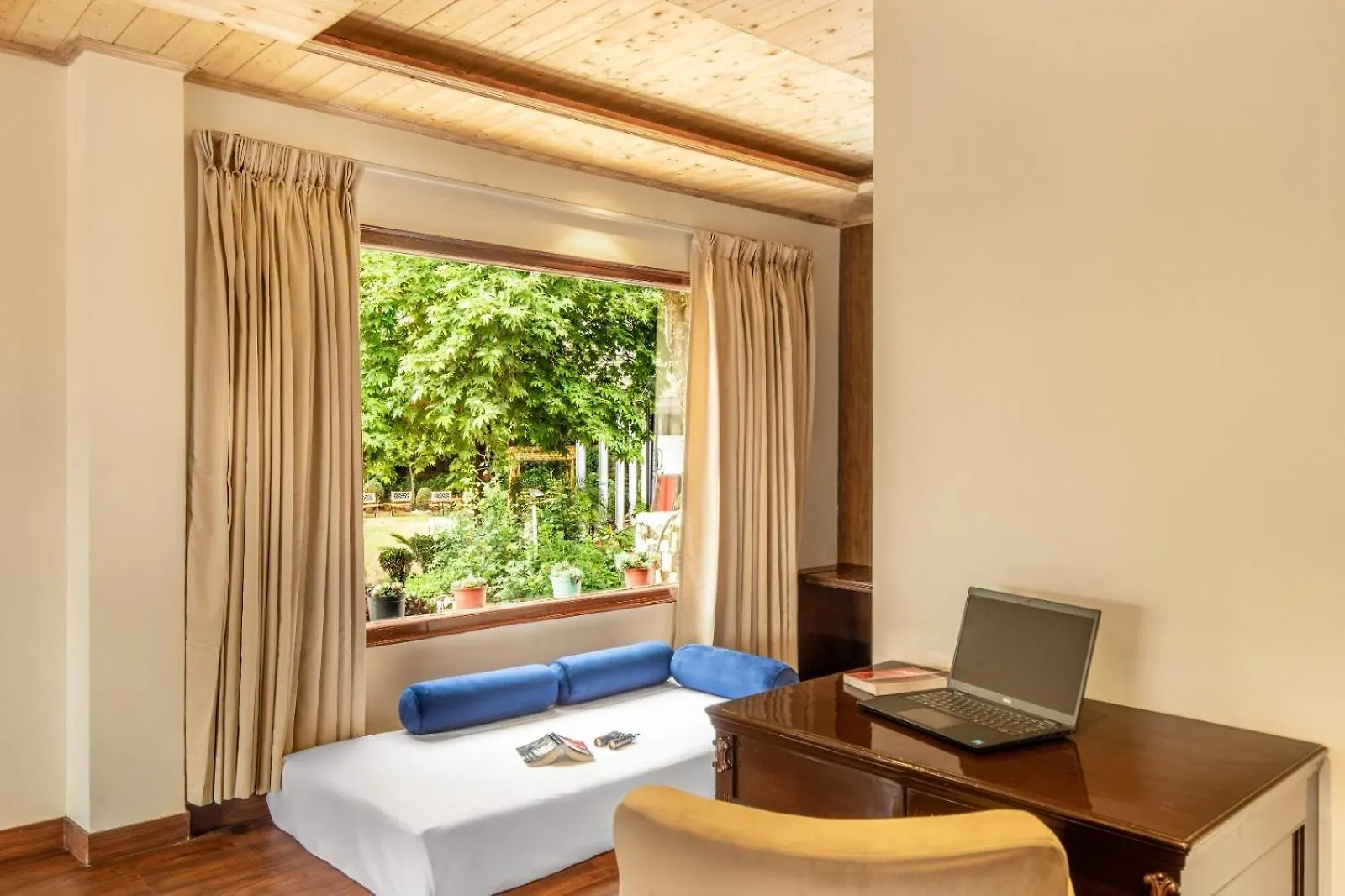 Maple Resort Chail 4*,